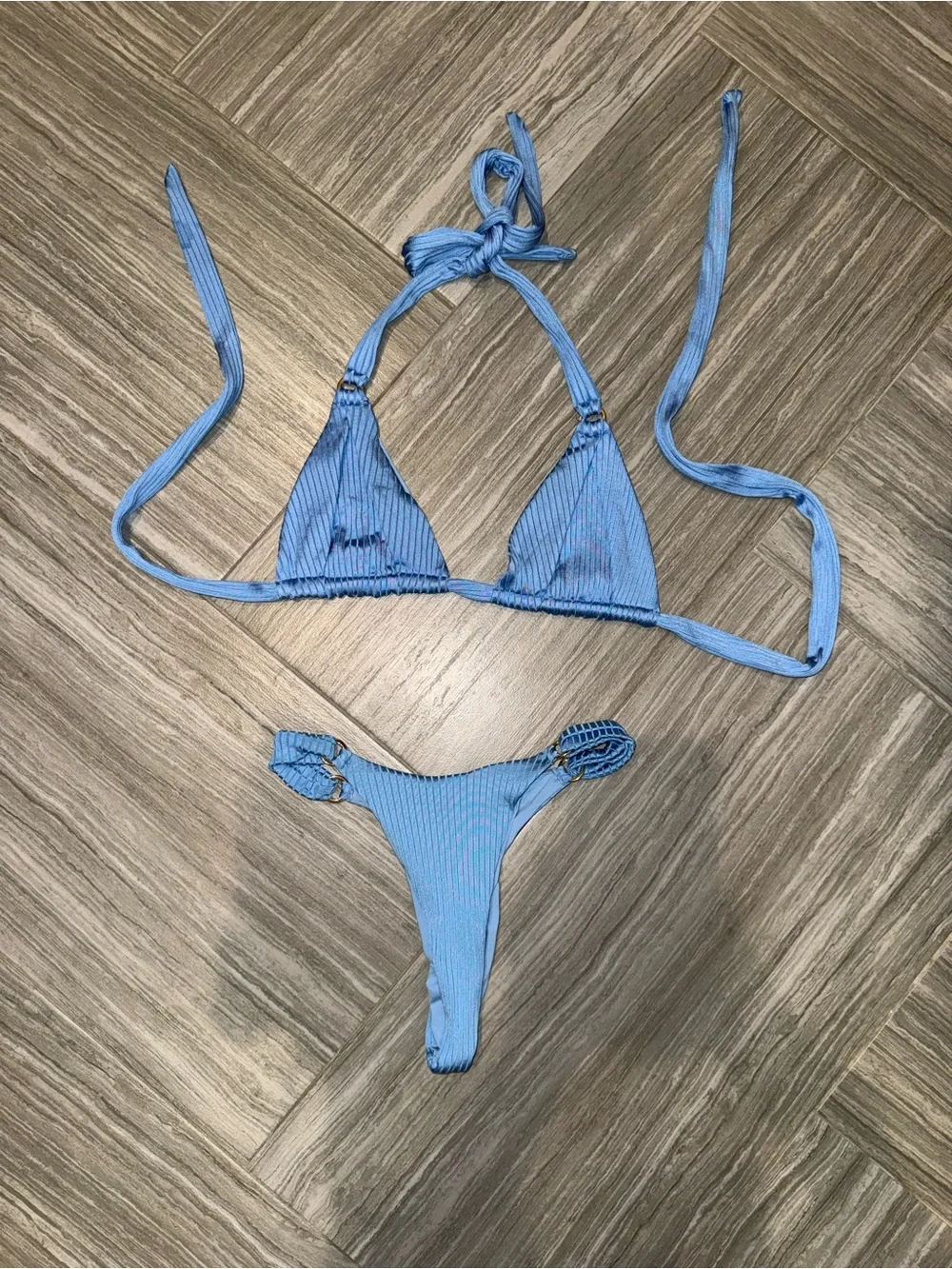Monday swimwear bikini set in color dream